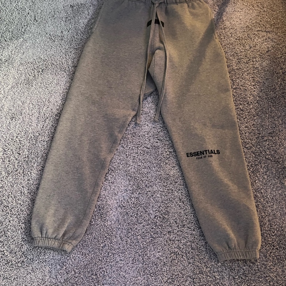 Dark oatmeal essential sweatpants xs